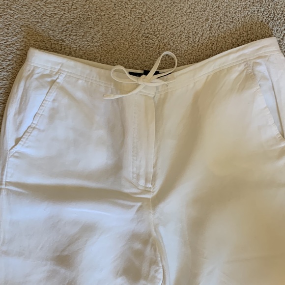 Larry Levine white linen cropped slacks. - Picture 3 of 6